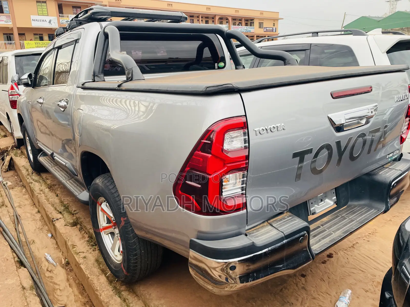 Toyota Hilux 2020 Silver