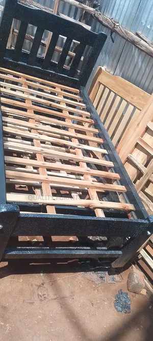 3x6 Strong Wood Bed