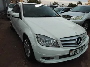 Mercedes-Benz C200 2015 White
