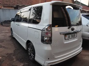 Toyota Voxy 2014 White