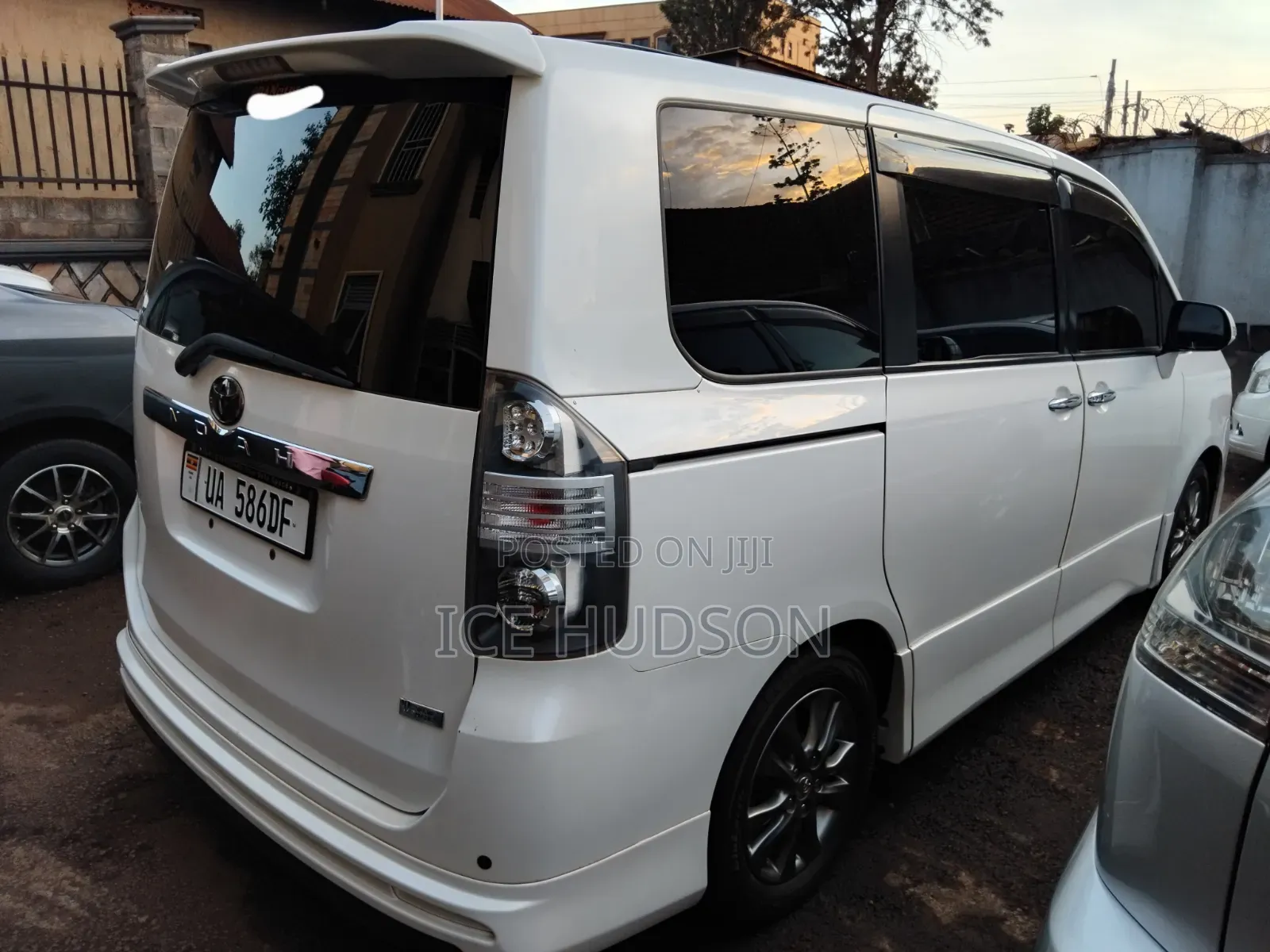 Toyota Voxy 2014 White
