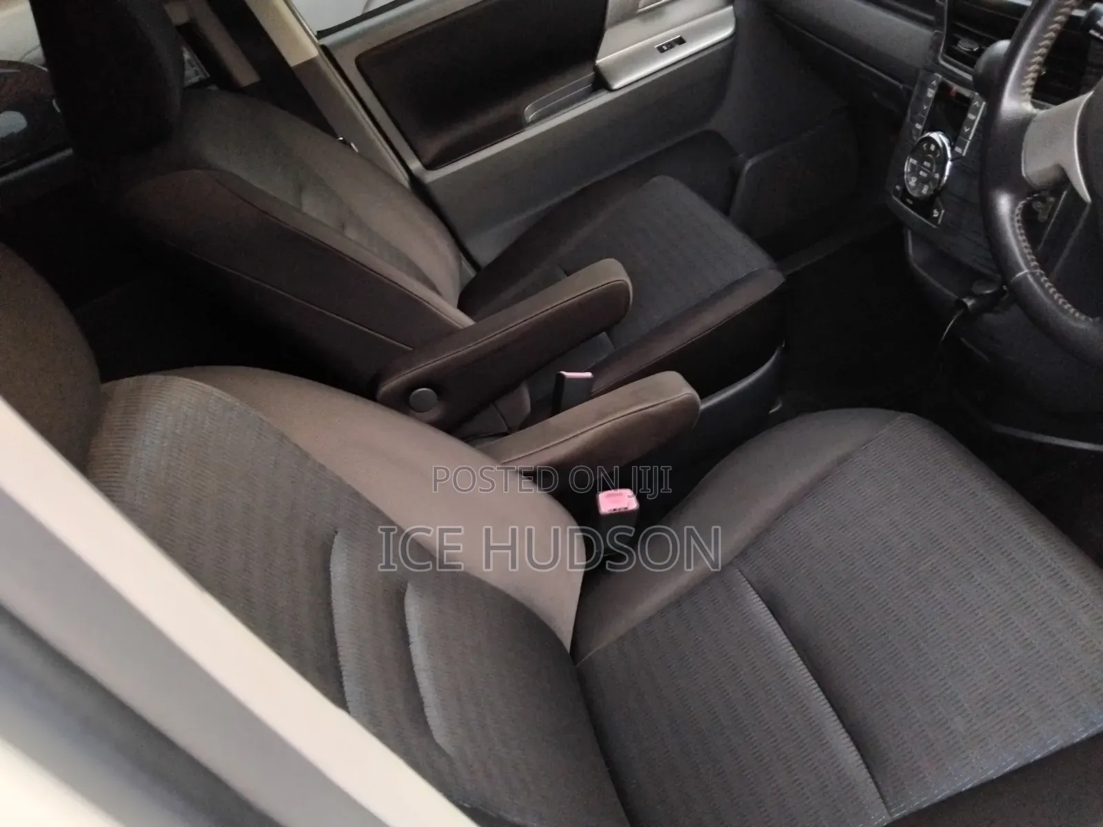 Toyota Voxy 2014 White