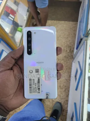 Sharp Aquos R5G 256 GB White