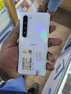 Sharp Aquos R5G 256 GB White