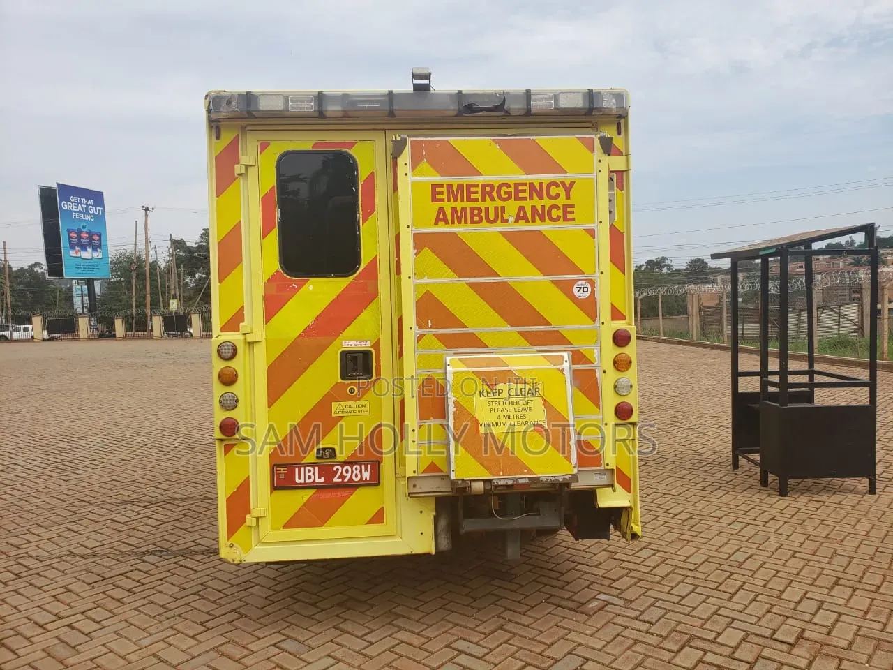 Mercedes-Benz eSprinter 2024 Yellow