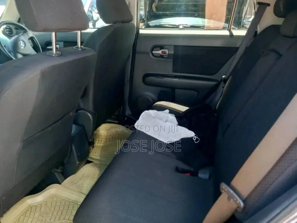 Toyota Corolla Rumion 2010