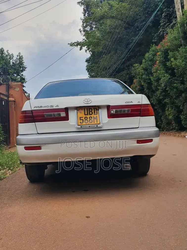 Toyota Premio 2001