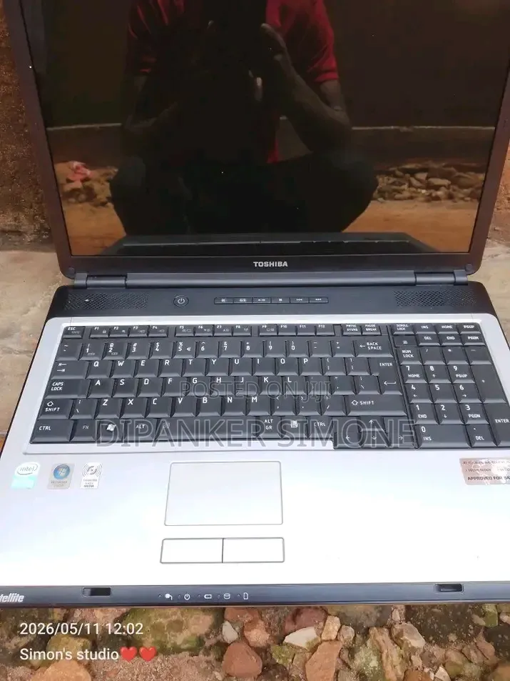 Laptop Toshiba Satellite A500 4GB Intel Core i5 HDD 512GB