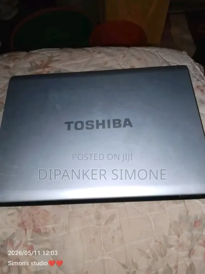 Laptop Toshiba Satellite A500 4GB Intel Core i5 HDD 512GB