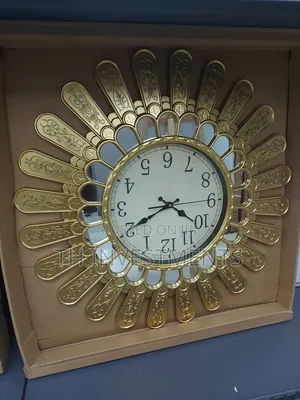 Decorative Wall Clock With Mini Mirrors