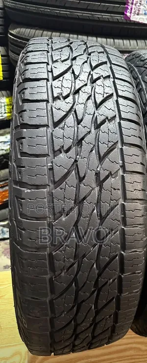 215/70r16 Good Used Tyres for Harrier Old Model, Rov4