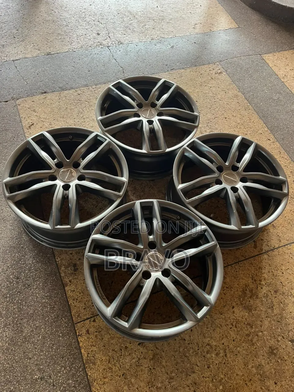 Harrier Modals Japan Rims Size 17
