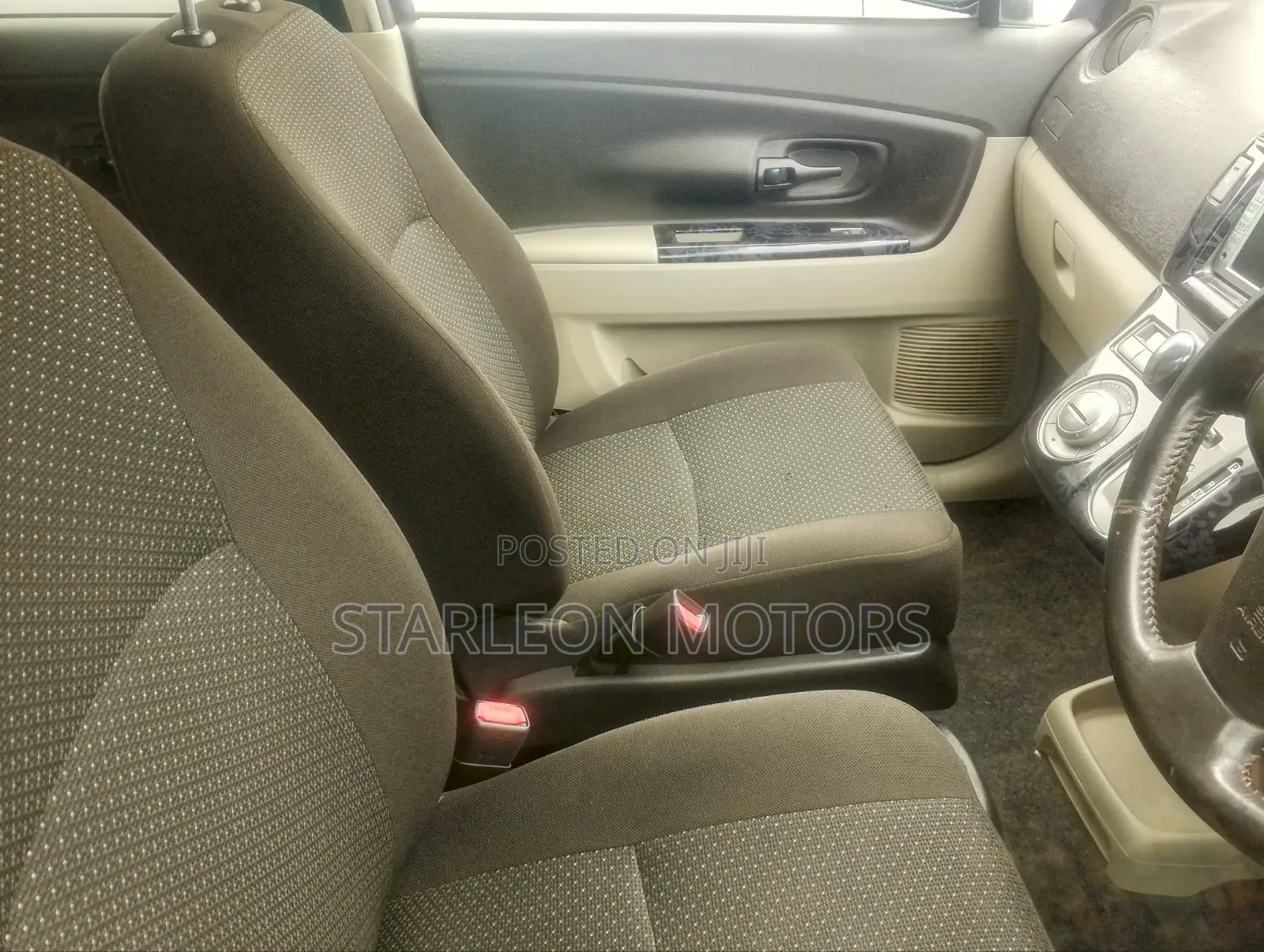 Toyota Passo Sette 2010 Maroon
