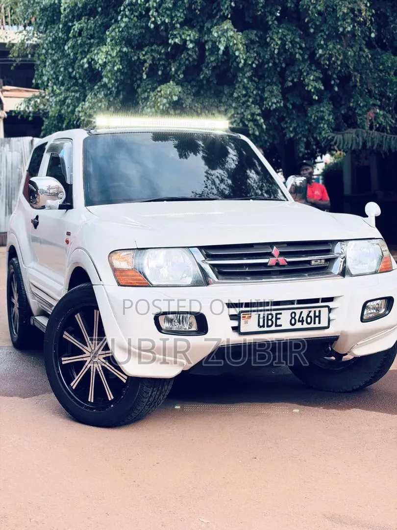 Mitsubishi Pajero 2007 White