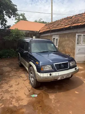Suzuki Escudo 2000 Blue