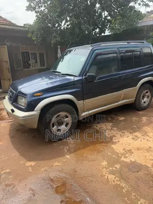 Suzuki Escudo 2000 Blue