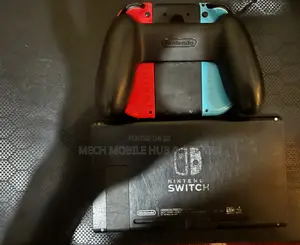 Chipped Used Nintendo Switch 256gb and 4 Games