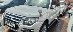 Mitsubishi Pajero 2010 White