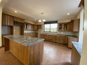4bdrm Duplex in Akright, Central Division for rent