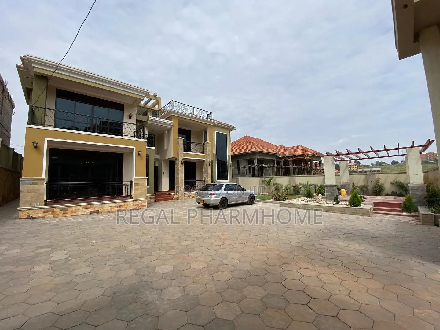 4bdrm Duplex in Akright, Central Division for rent