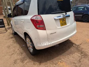 Toyota Ractis 2006 White