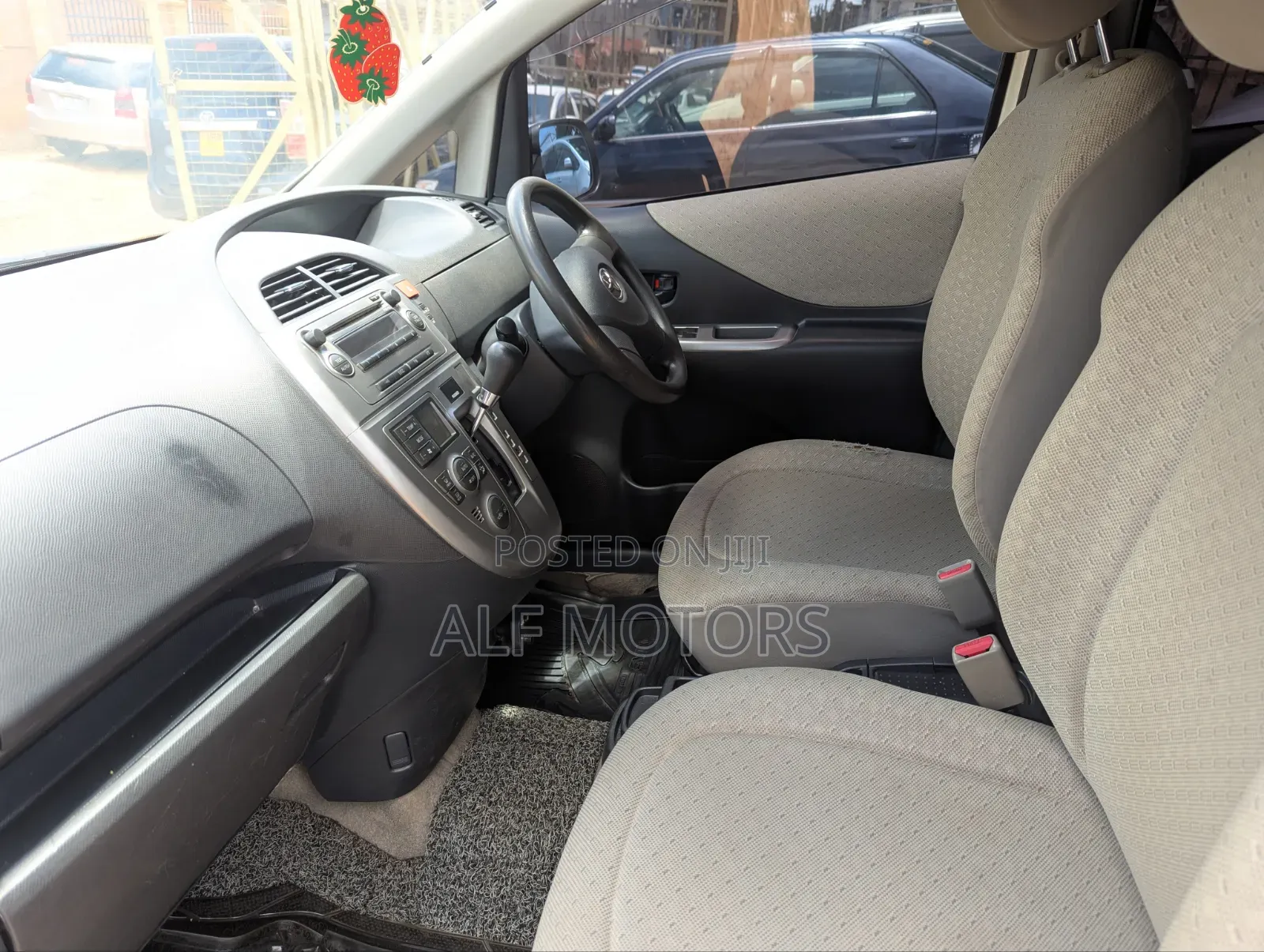 Toyota Ractis 2006 White