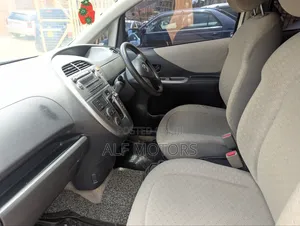 Toyota Ractis 2006 White