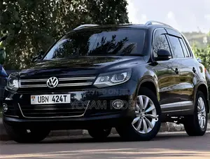 Volkswagen Tiguan 2.0 S Automatic 2012 Black