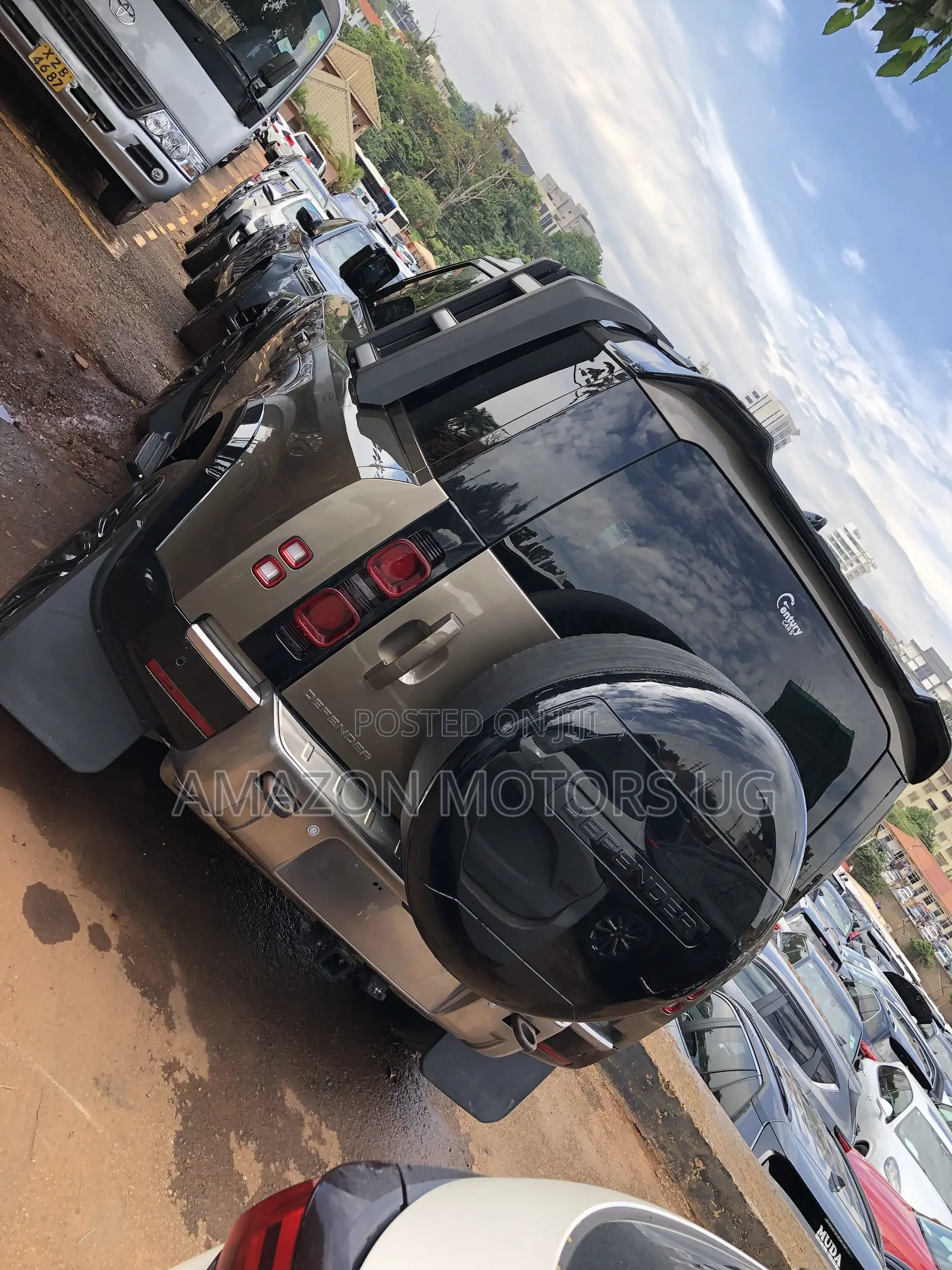 Land Rover Defender S 2021 Beige