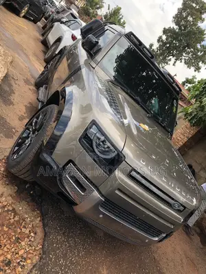 Land Rover Defender S 2021 Beige
