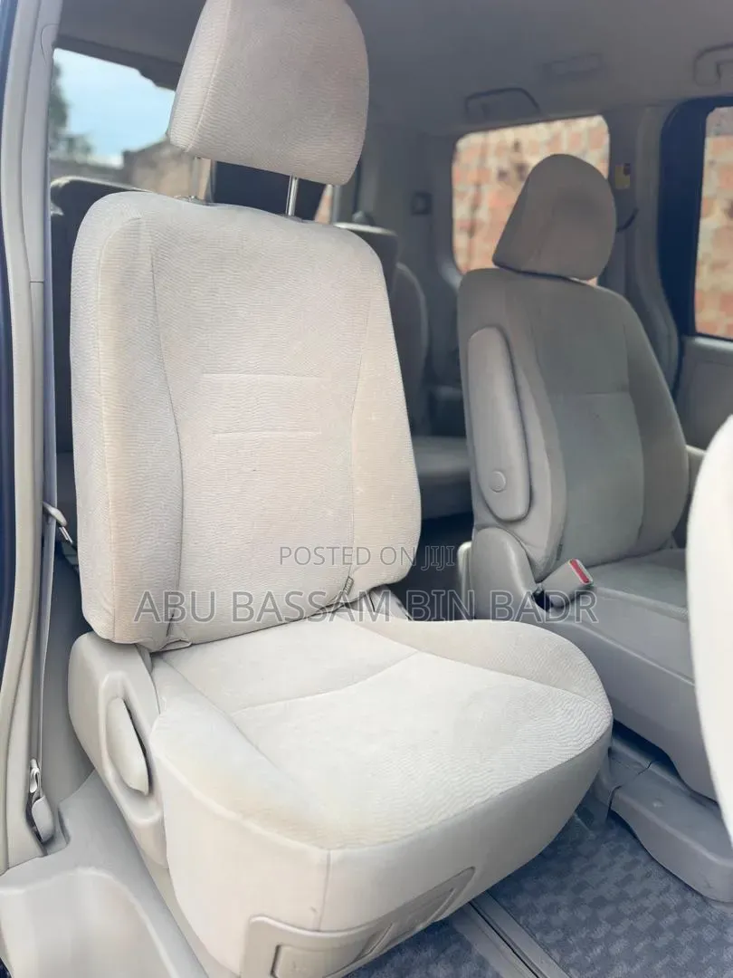 Toyota Noah 2011 White