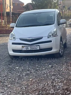 Toyota Ractis 1.5 AWD 2010 White