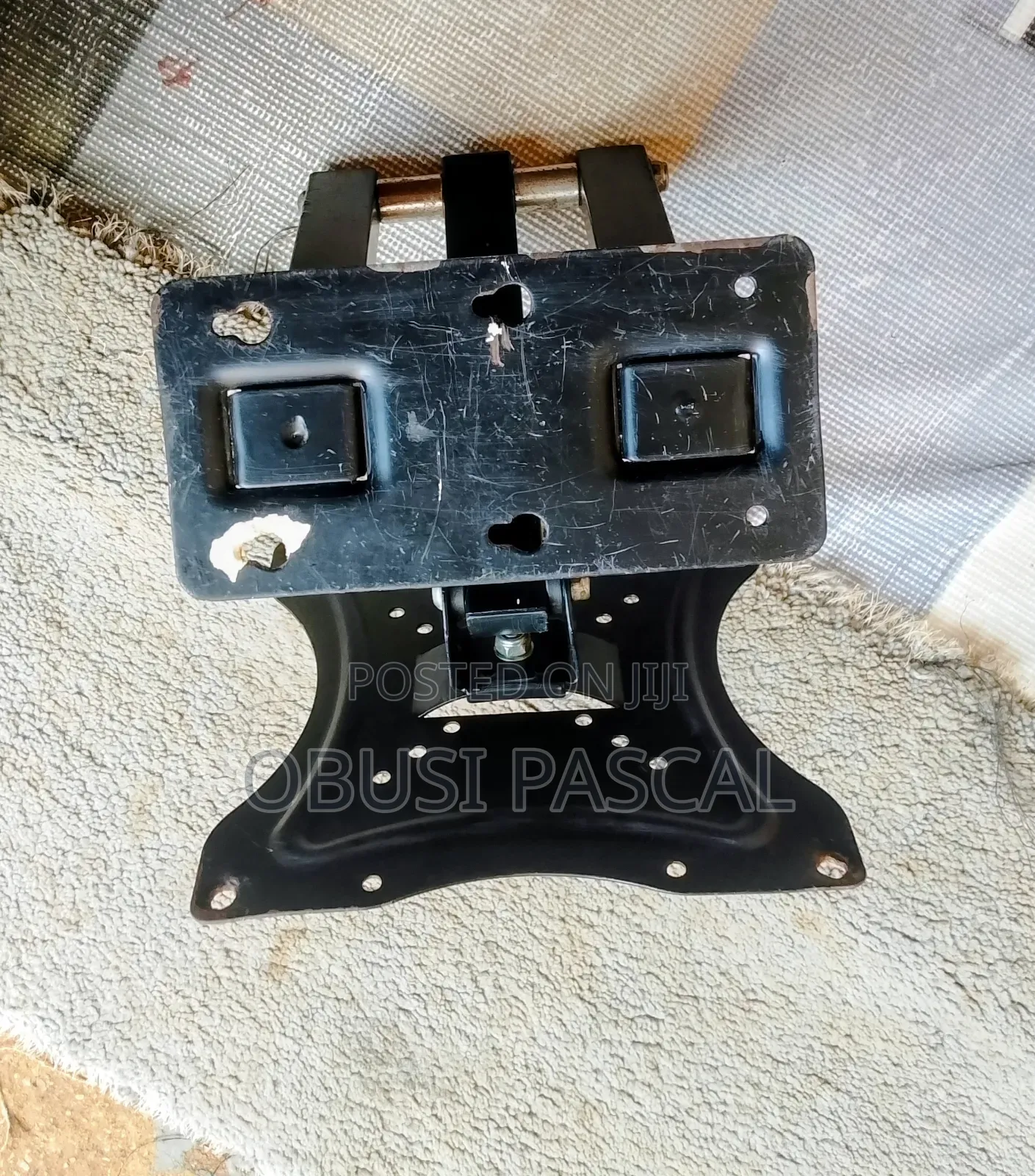 TV Hanger for Screen Size 32