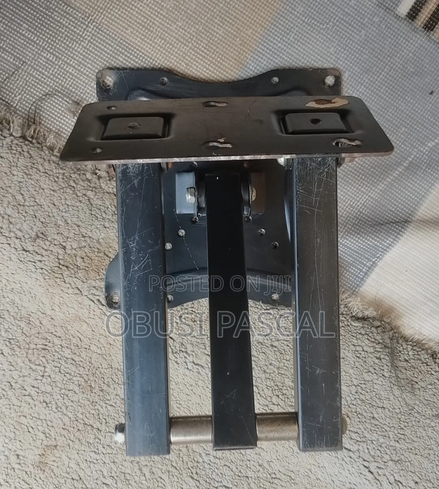 TV Hanger for Screen Size 32