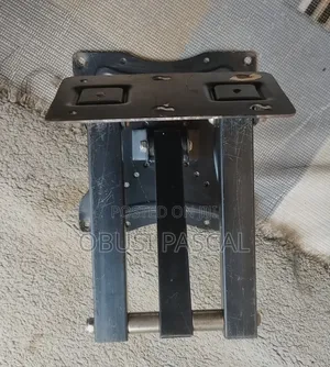 TV Hanger for Screen Size 32