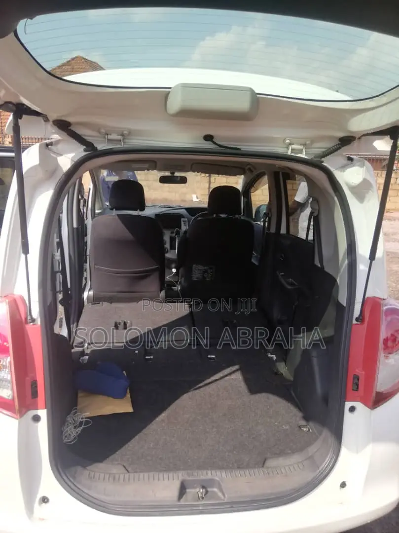 Toyota Ractis 1.5 AWD 2010 White