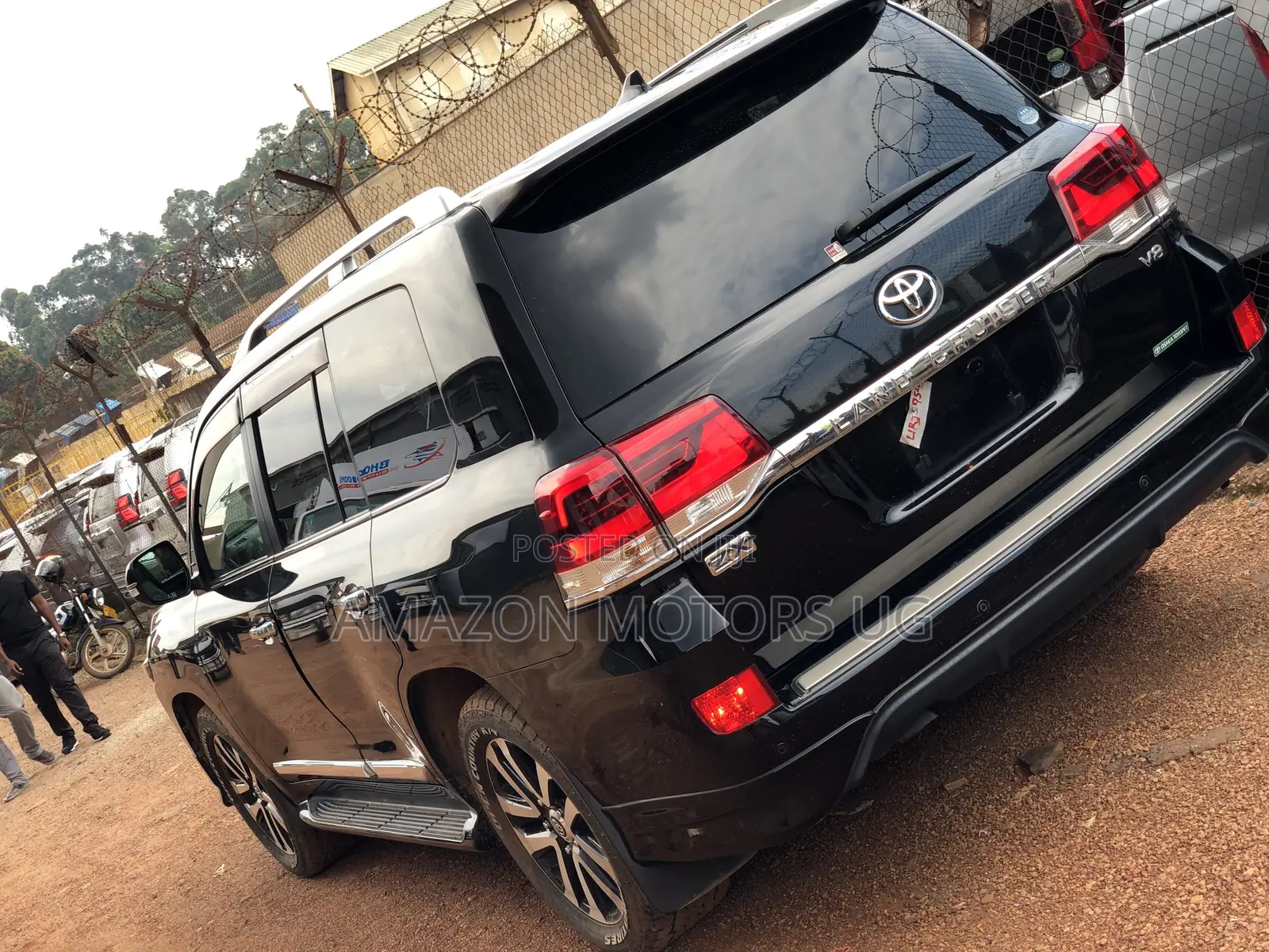 Toyota Land Cruiser 4.6 V8 ZX 2017 Black