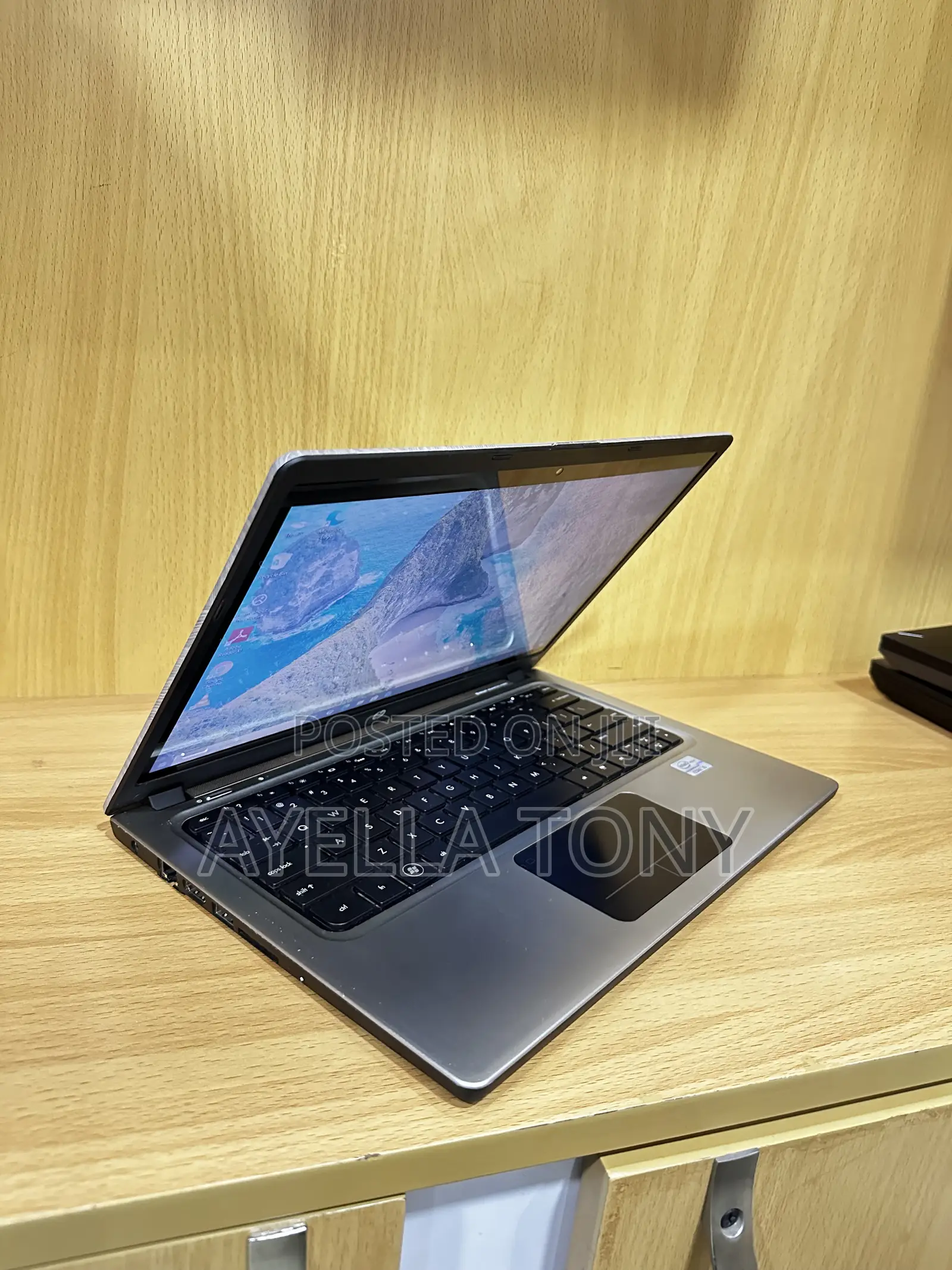New Laptop HP Folio 13 8GB Intel Core i7 SSD 256GB