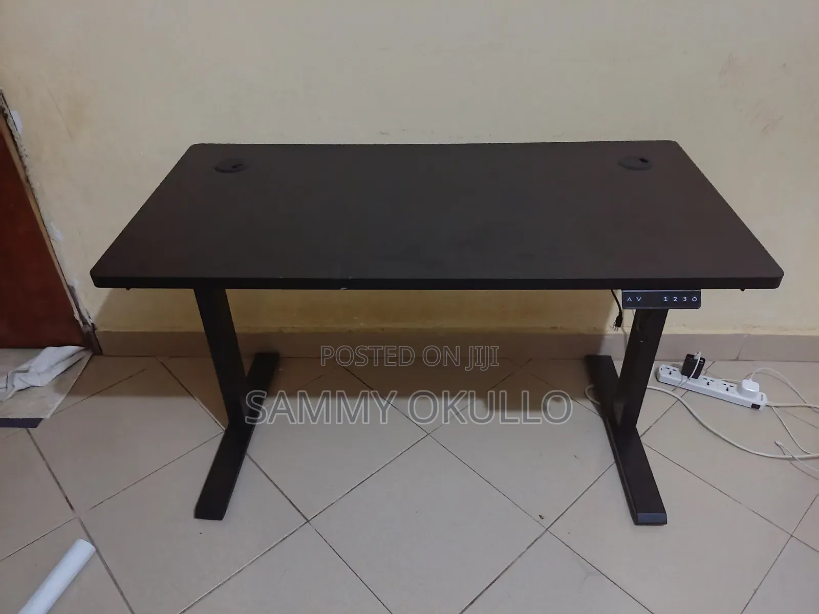 Adjustable Electric Table