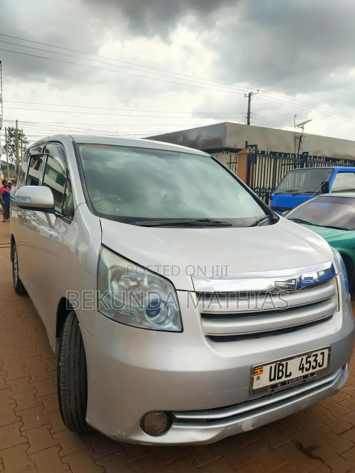 Toyota Noah 2009 Gray