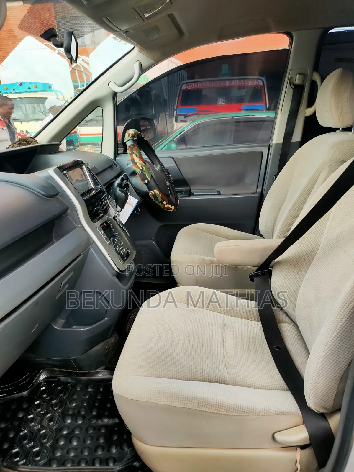 Toyota Noah 2009 Gray