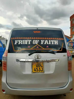 Toyota Noah 2009 Gray
