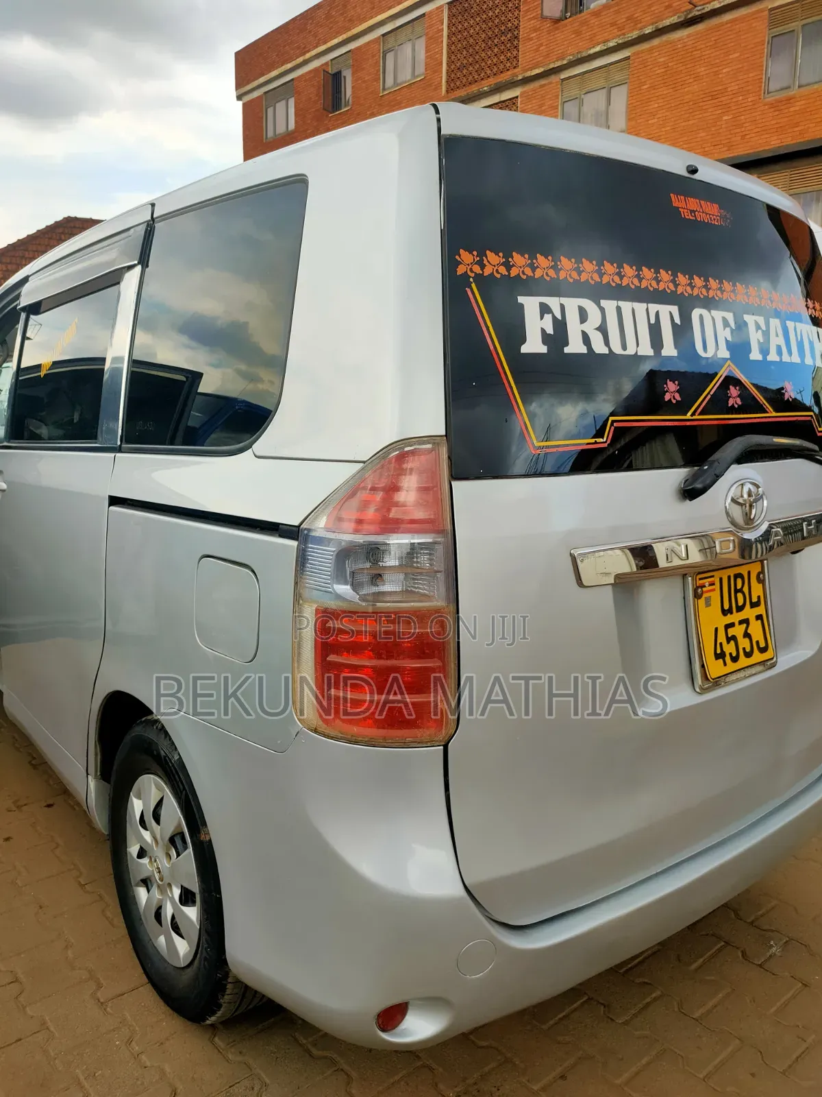 Toyota Noah 2009 Gray
