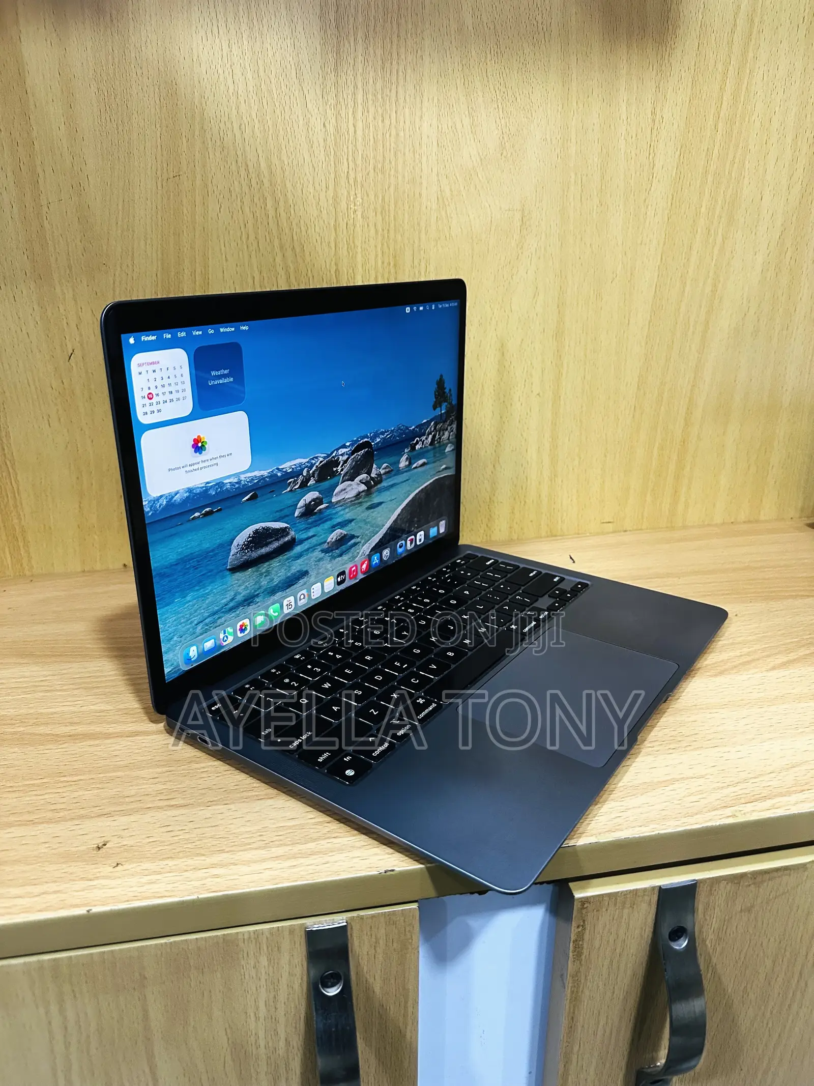 New Laptop Apple MacBook Air 2020 8GB Apple M1 SSD 256GB