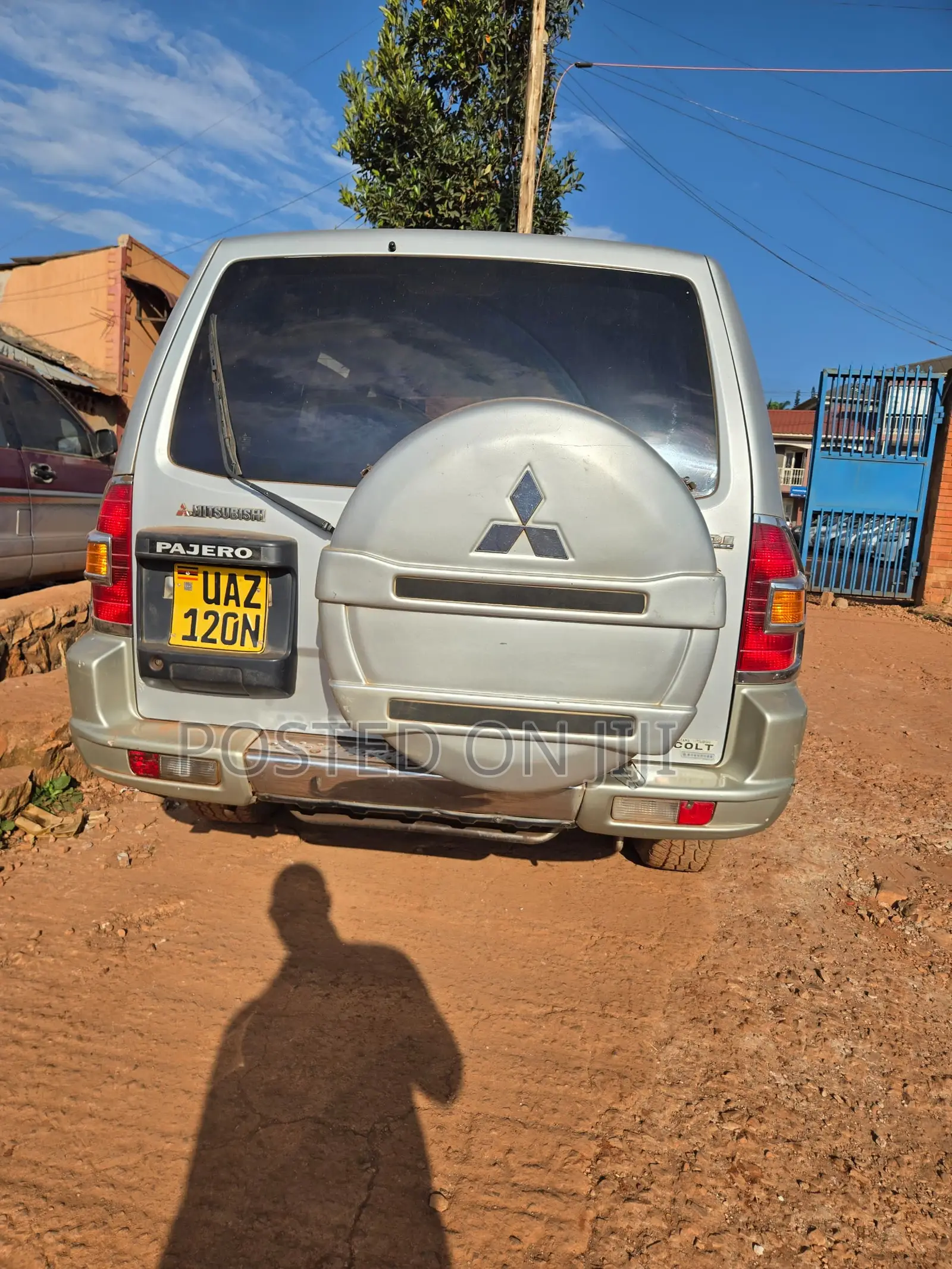 Mitsubishi Pajero 2000 Silver