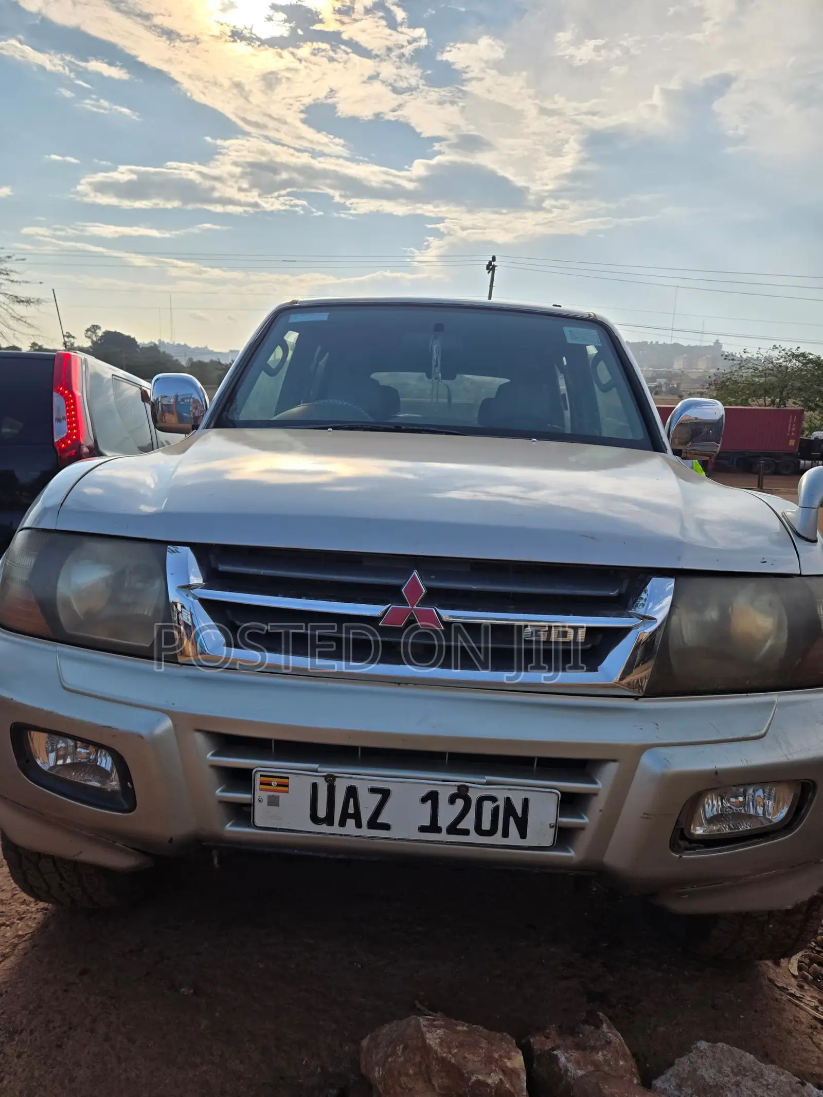 Mitsubishi Pajero 2000 Silver