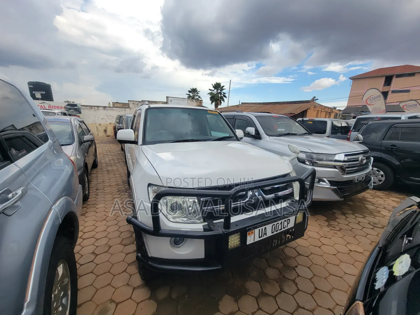 Mitsubishi Pajero 2012 White