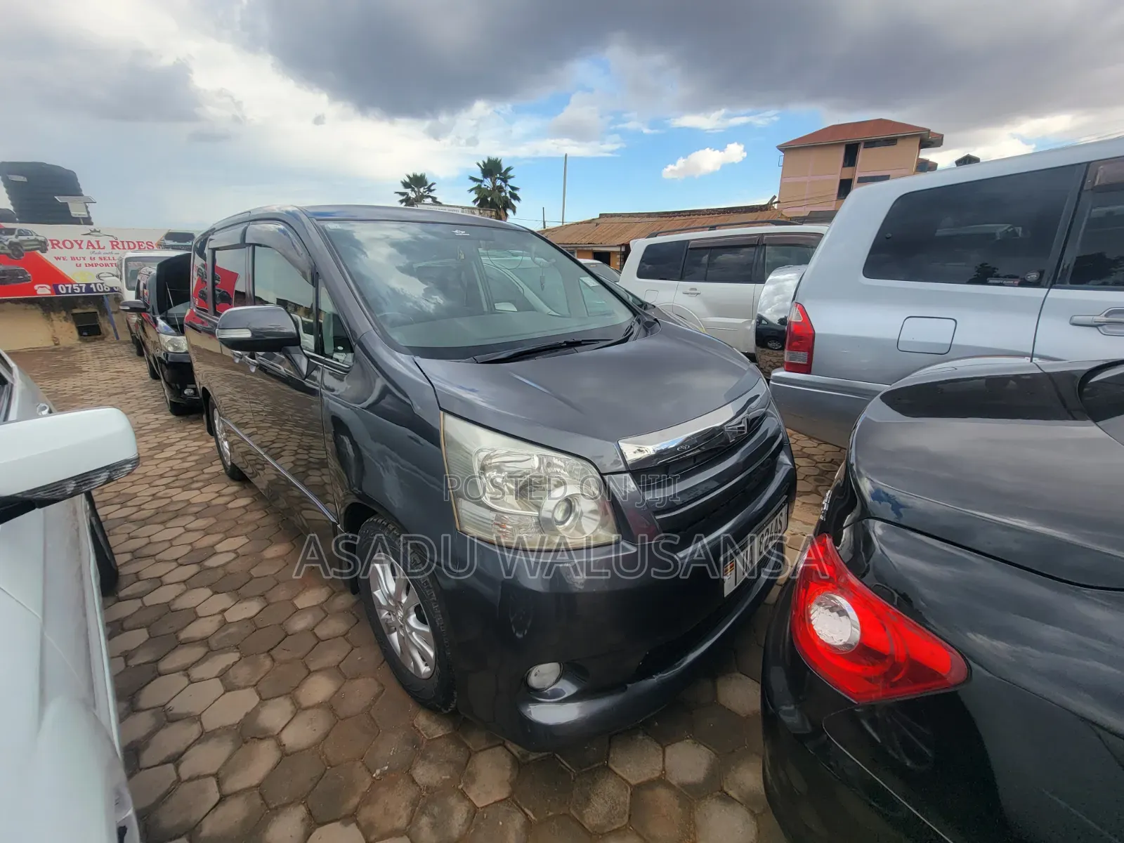 Toyota Noah 2011 Gray