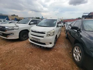 Toyota Noah 2011 White