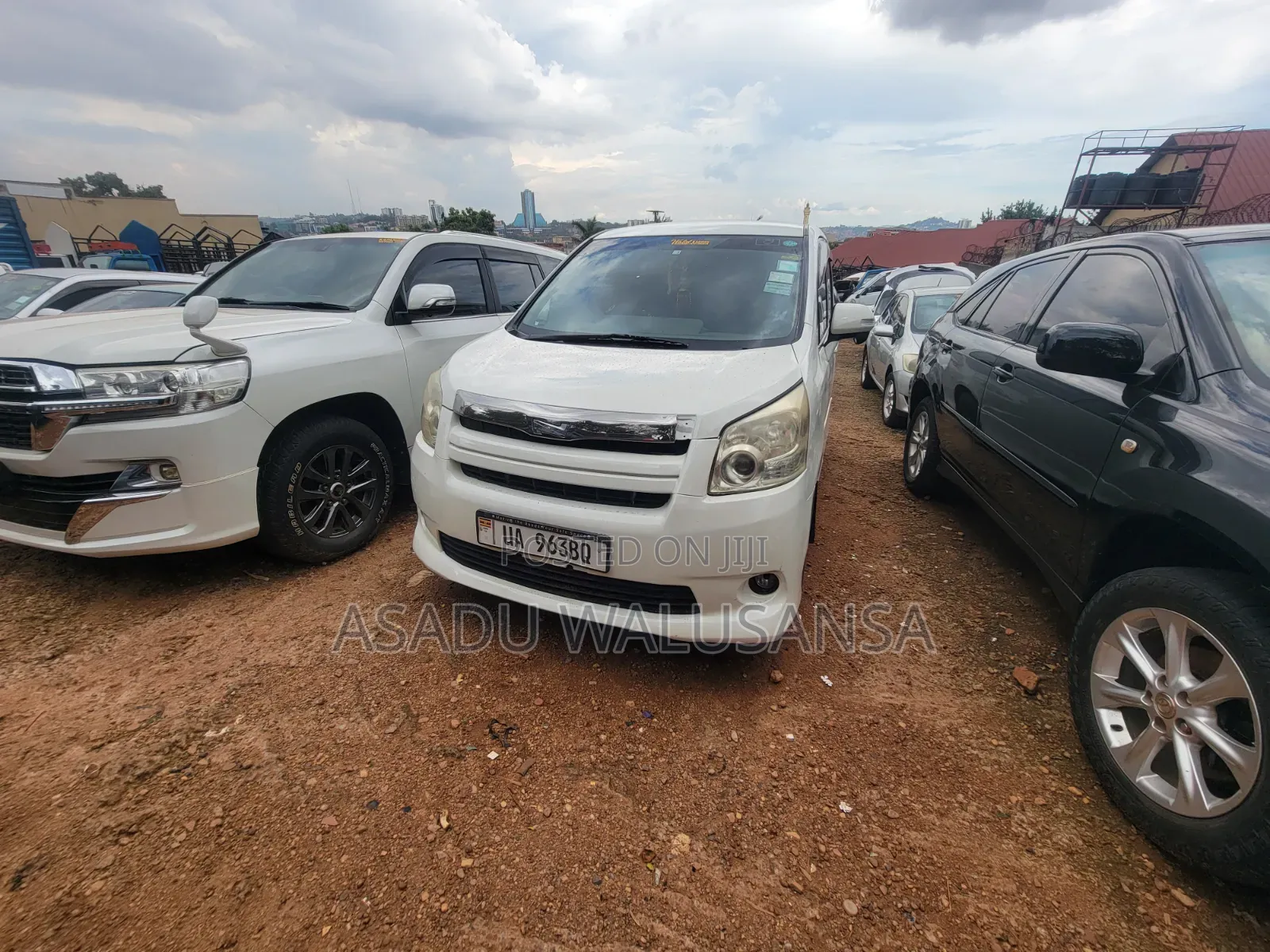 Toyota Noah 2011 White